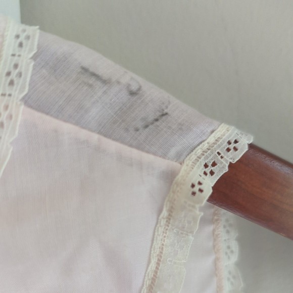 VTG Pale Pink Feminine Embroidered Lace Nightgown Small Sheer Cottage - Picture 9 of 9